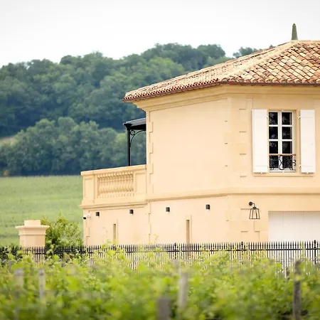 Petit Monlot - Alojamento de Acomodação e Pequeno-almoço 3*