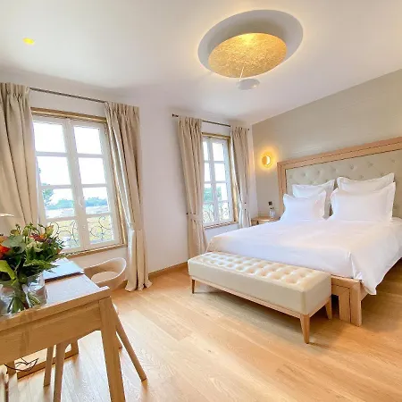 Alojamento de Acomodação e Pequeno-almoço Petit Monlot - 3*