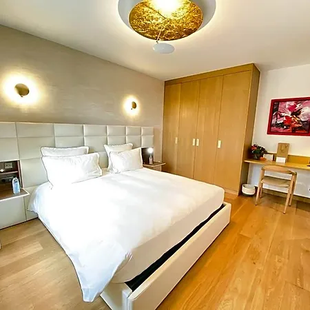 Couette-café Petit Monlot -
